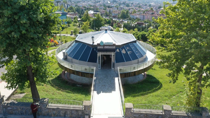 Çocuk Kütüphanesi